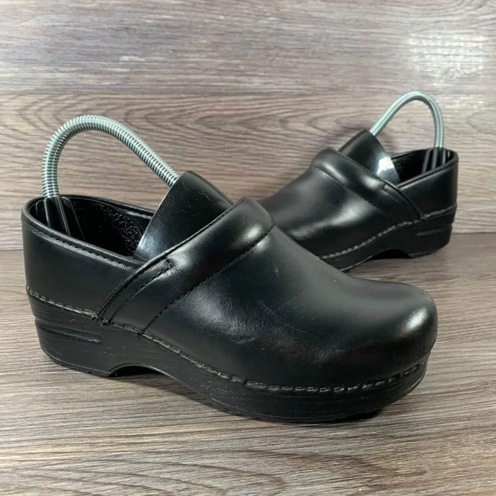 Dansko Black Leather Clog Women’s Size 6 (36)